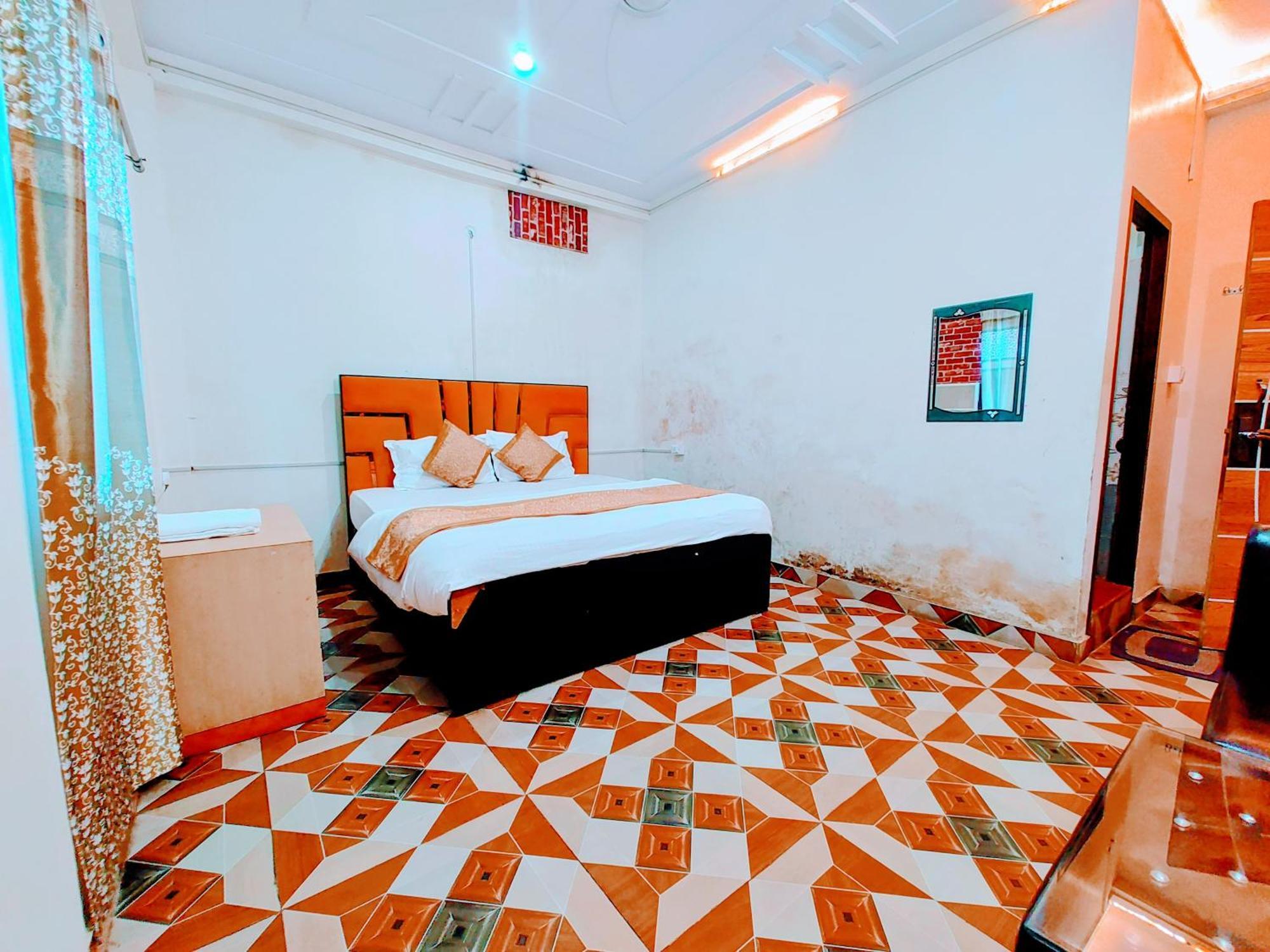 De Costa Palace - Pick And Drop Available Varanasi Exterior photo