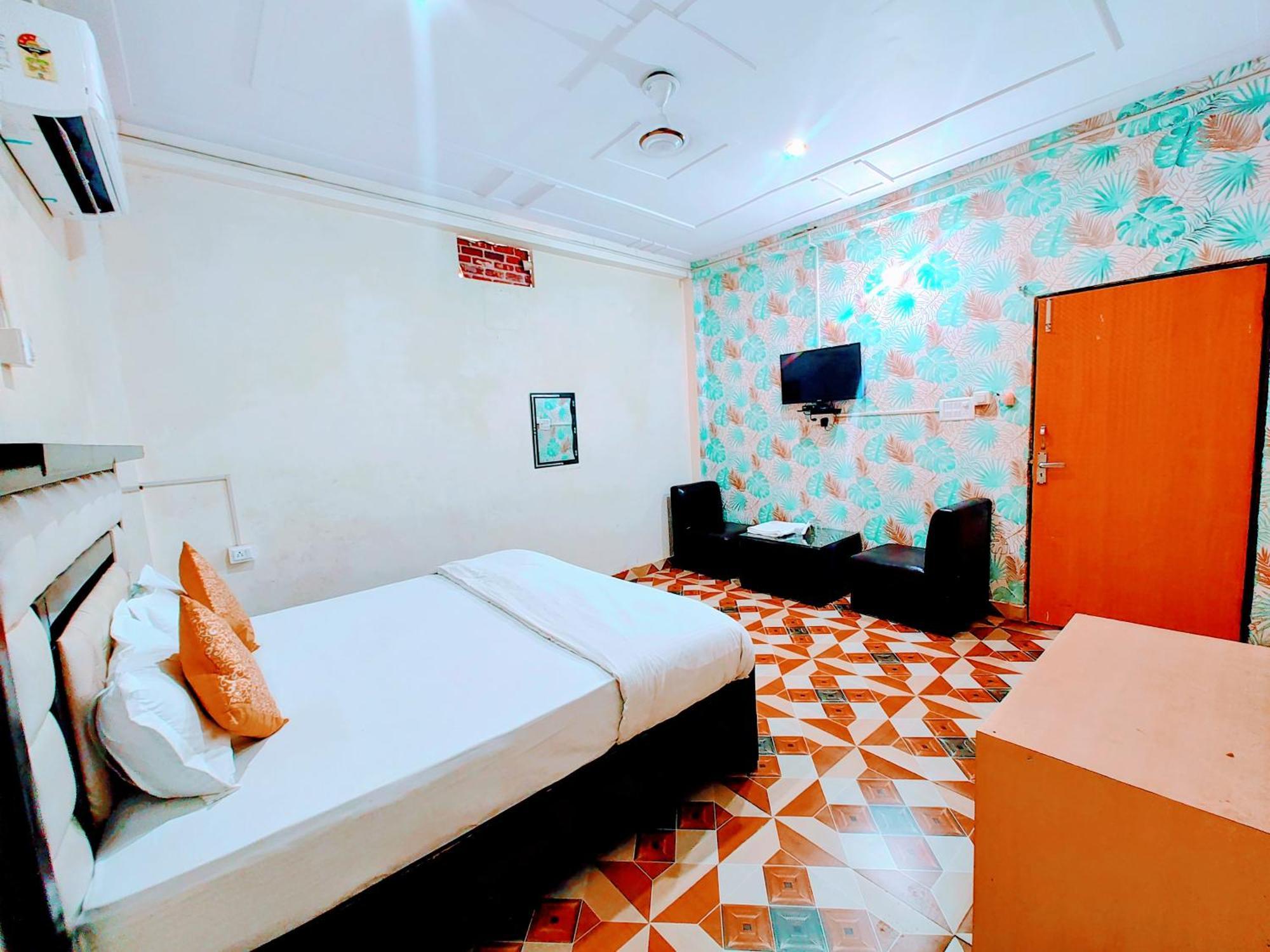 De Costa Palace - Pick And Drop Available Varanasi Exterior photo