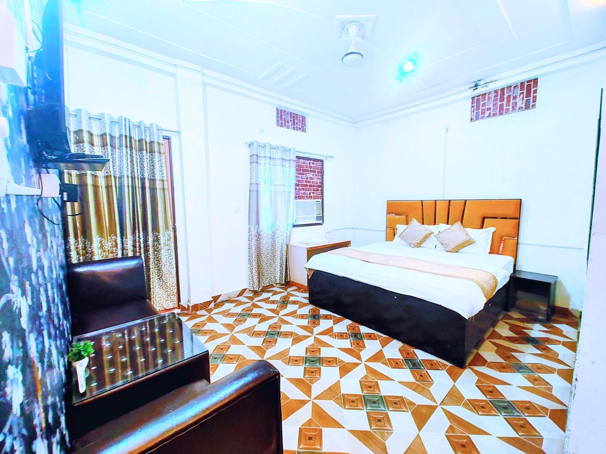 De Costa Palace - Pick And Drop Available Varanasi Exterior photo