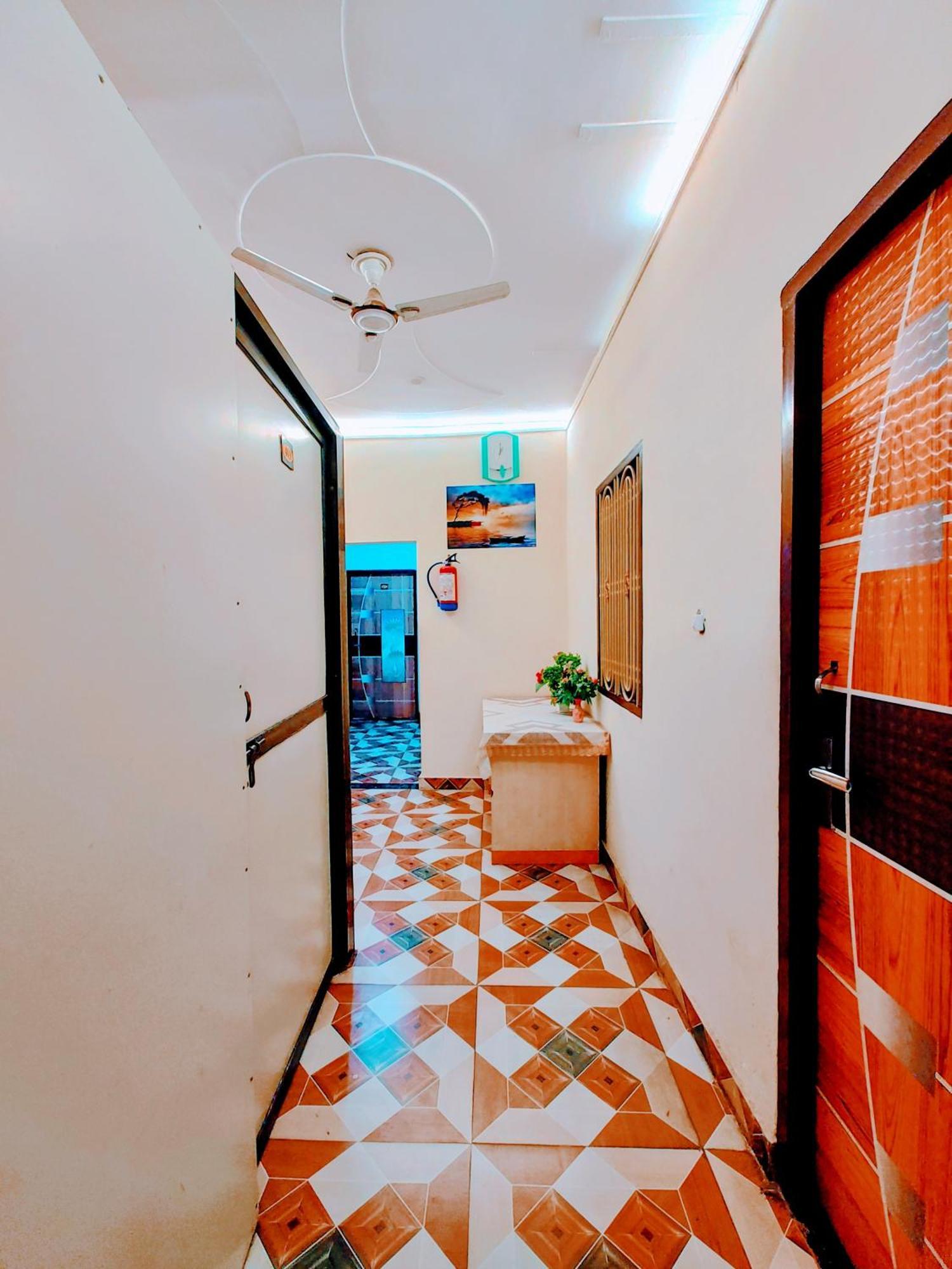 De Costa Palace - Pick And Drop Available Varanasi Exterior photo